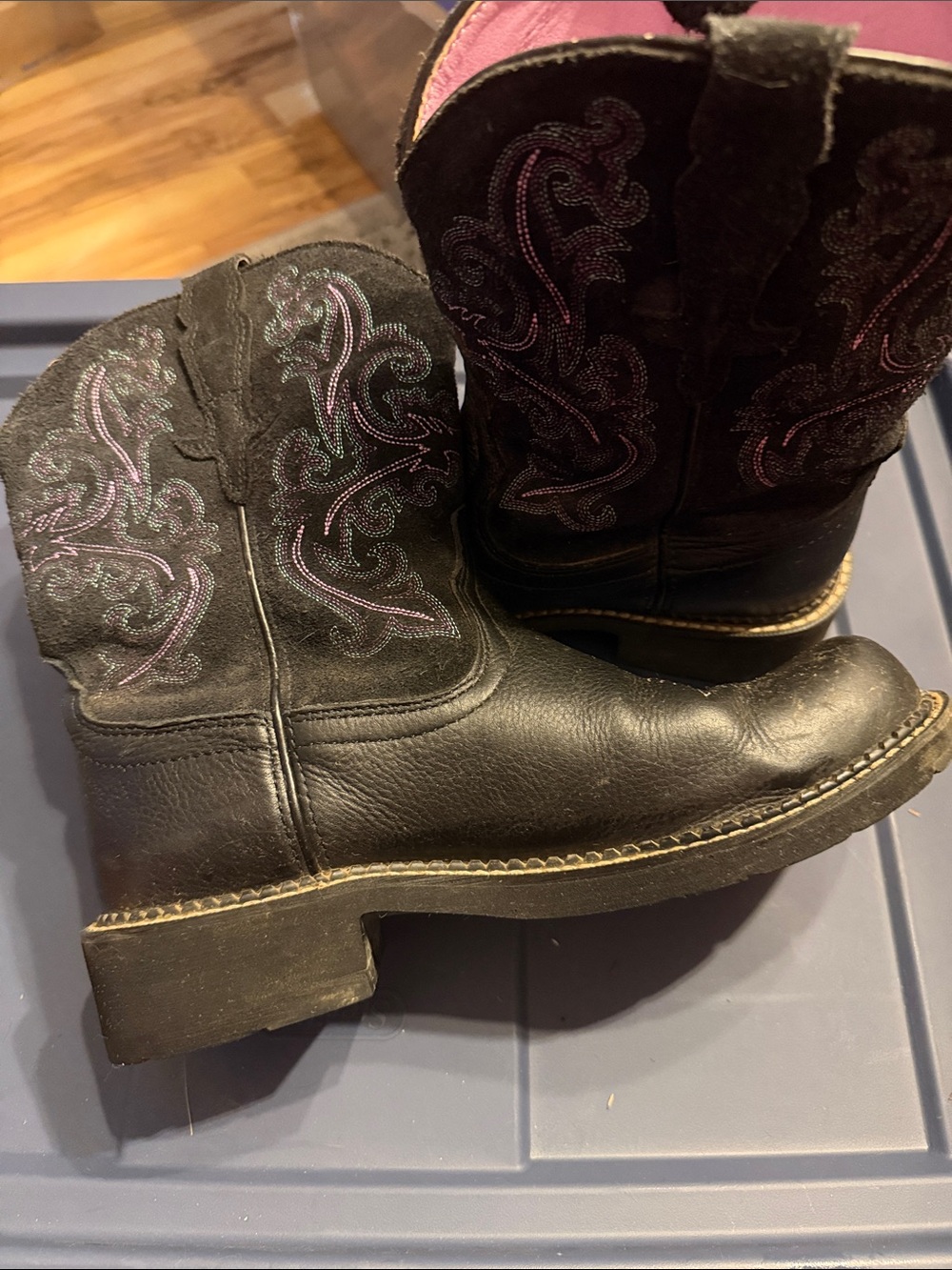 Ariat Fatbaby women’s Cowboy Boots with Pink and purple Embroidery